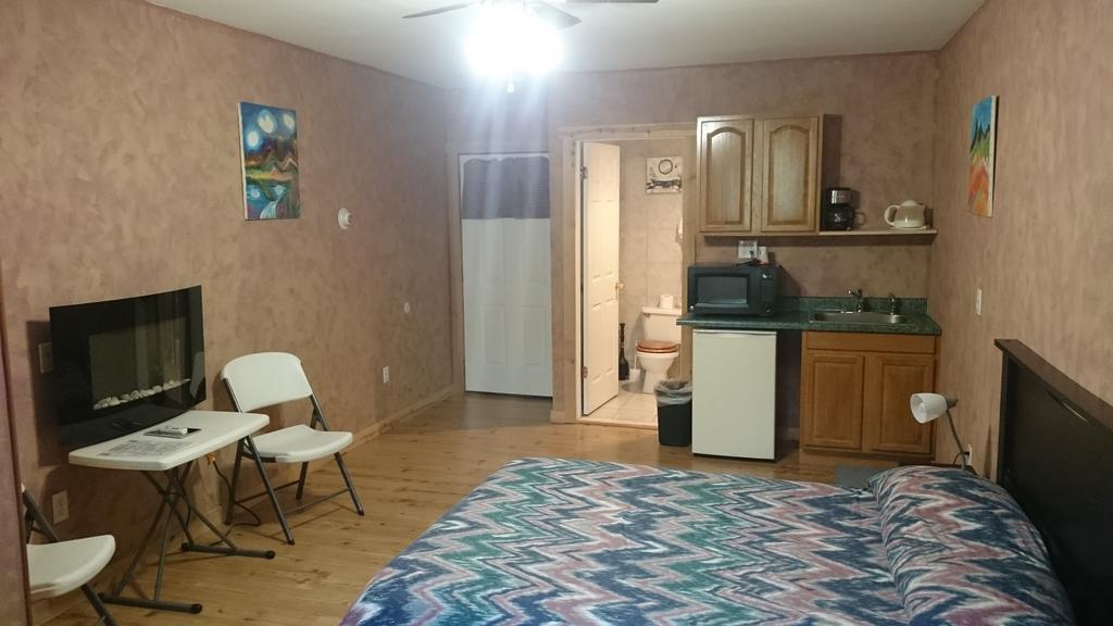 B&B Lounge Catskill Exterior photo